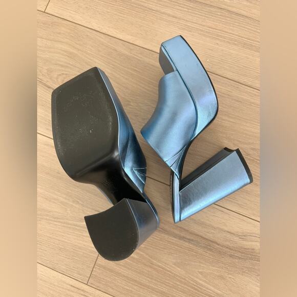 BADGLEY MISCHKA blue metallic LOFTY platform heels / size 7.5 - Picture 5 of 6